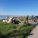 Prázdninový dům J10 Eingefriedetes In Eckwarderhoerne By Interhome Grosswurden