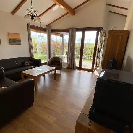 J10 Eingefriedetes In Eckwarderhoerne By Interhome *