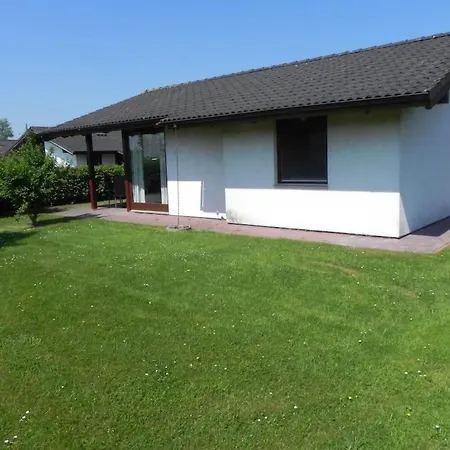 J10 Eingefriedetes In Eckwarderhoerne By Interhome Casa vacanze Grosswurden