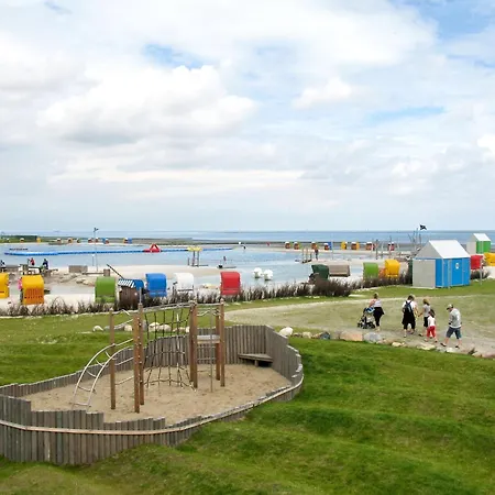 J10 Eingefriedetes In Eckwarderhoerne By Interhome Grosswurden